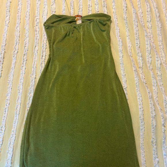 Pretty Little Thing Strapless Dress - Picture 2 of 2